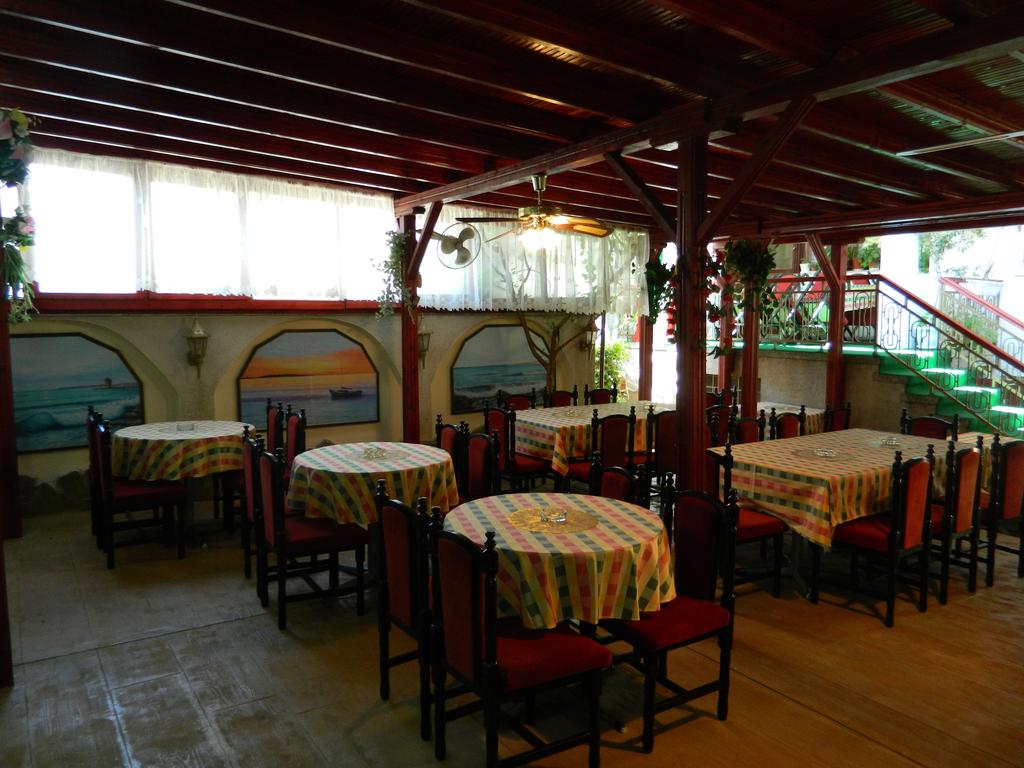 ANDREEV_FAMILY_HOTEL_NESSEBAR_BULGARIA_AIR_TOUR_TRAVEL